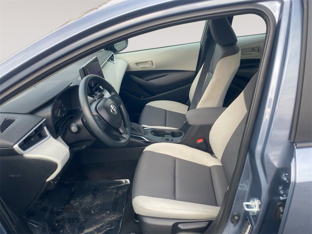 Used 2025 Toyota Corolla LE image 9