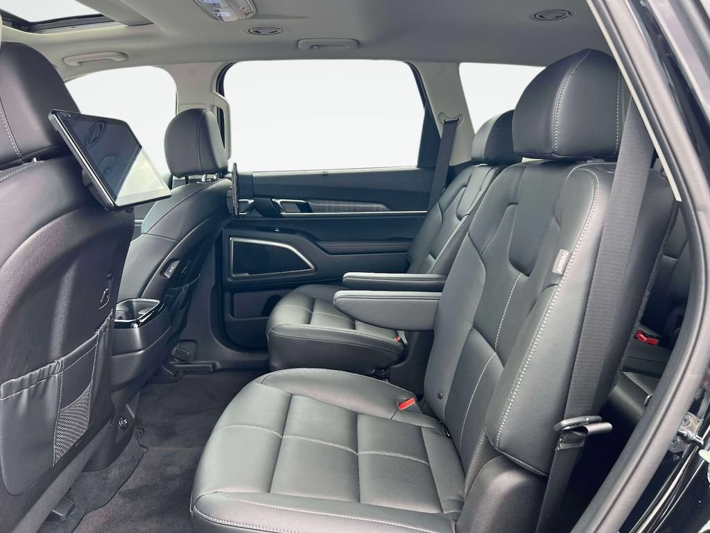 Certified 2025 Kia Telluride EX w/ EX Captain's Chair Package AWD/4WD image 11