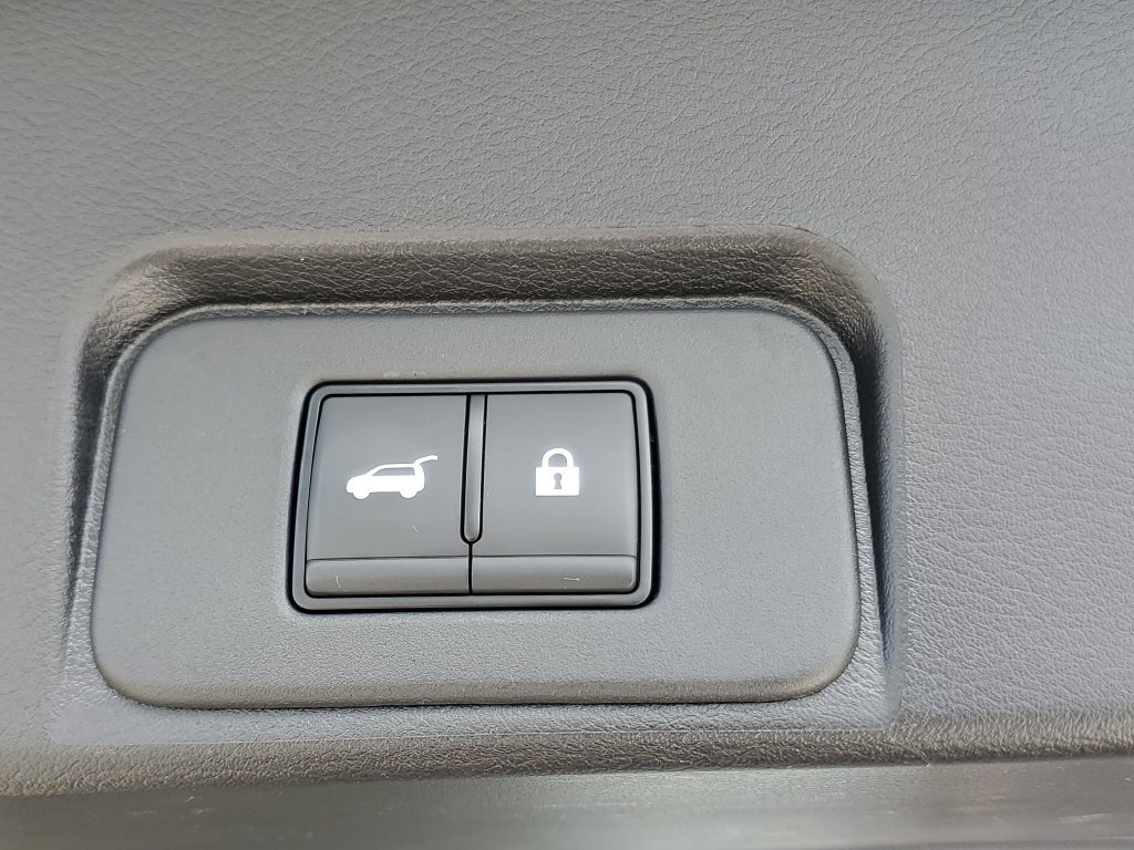 Certified 2025 Nissan Rogue SV FWD image 9