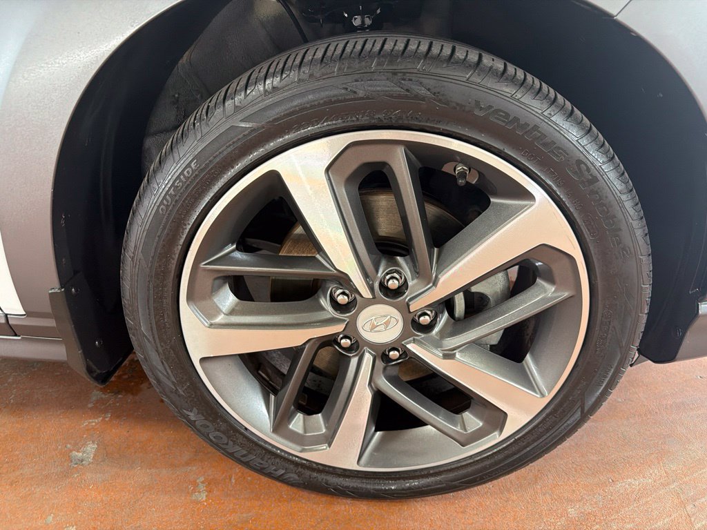 Used 2019 Hyundai Kona Limited FWD image 11