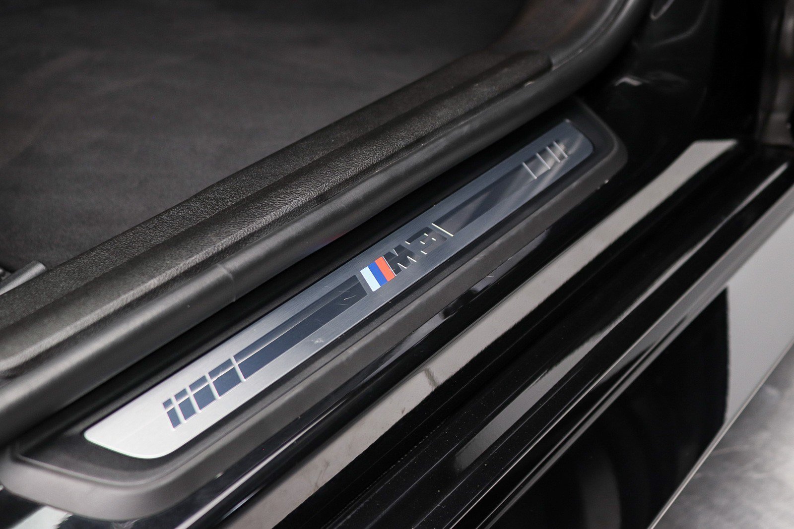 Used 2022 BMW M3 w/ Executive Package RWD image 21