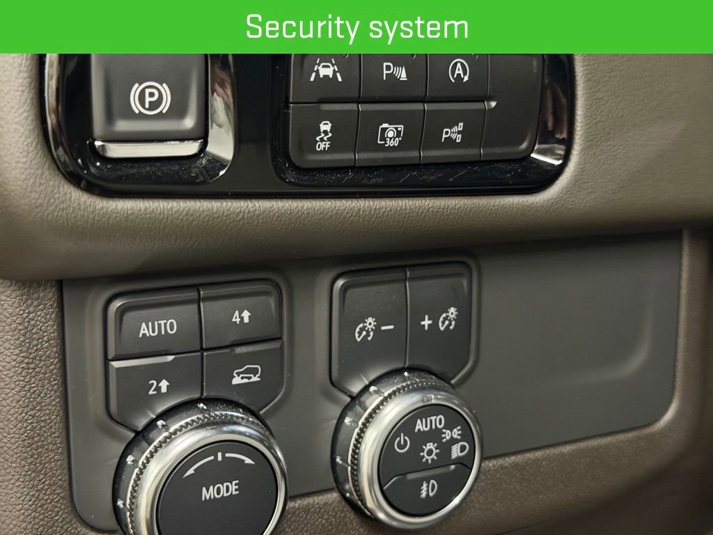 Certified 2025 GMC Yukon Elevation w/ Technology Package AWD/4WD image 38