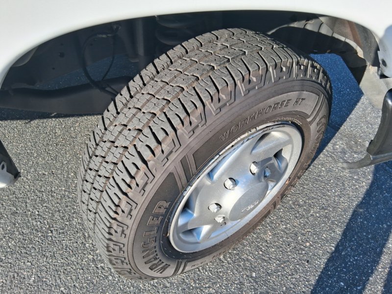 Used 2013 Ford E-150 and Econoline 150 w/ PWR Group RWD image 19
