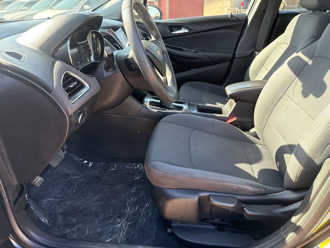 Used 2019 Chevrolet Cruze LS w/ LS Convenience Package FWD image 9