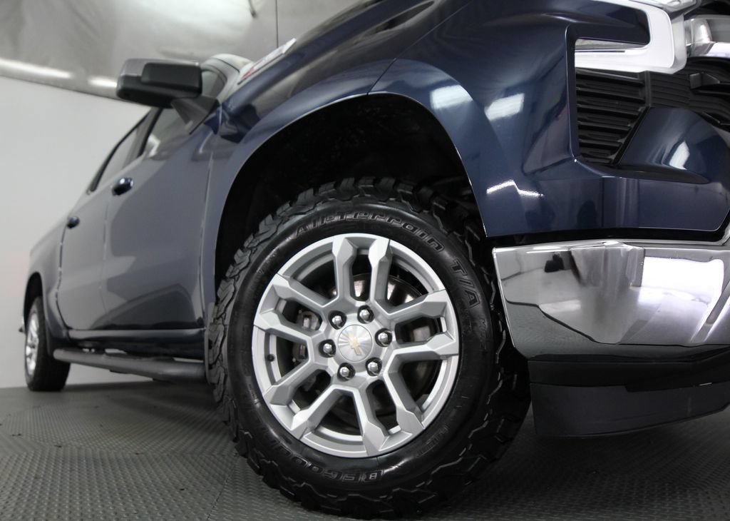 Used 2023 Chevrolet Silverado 1500 LT AWD/4WD image 17