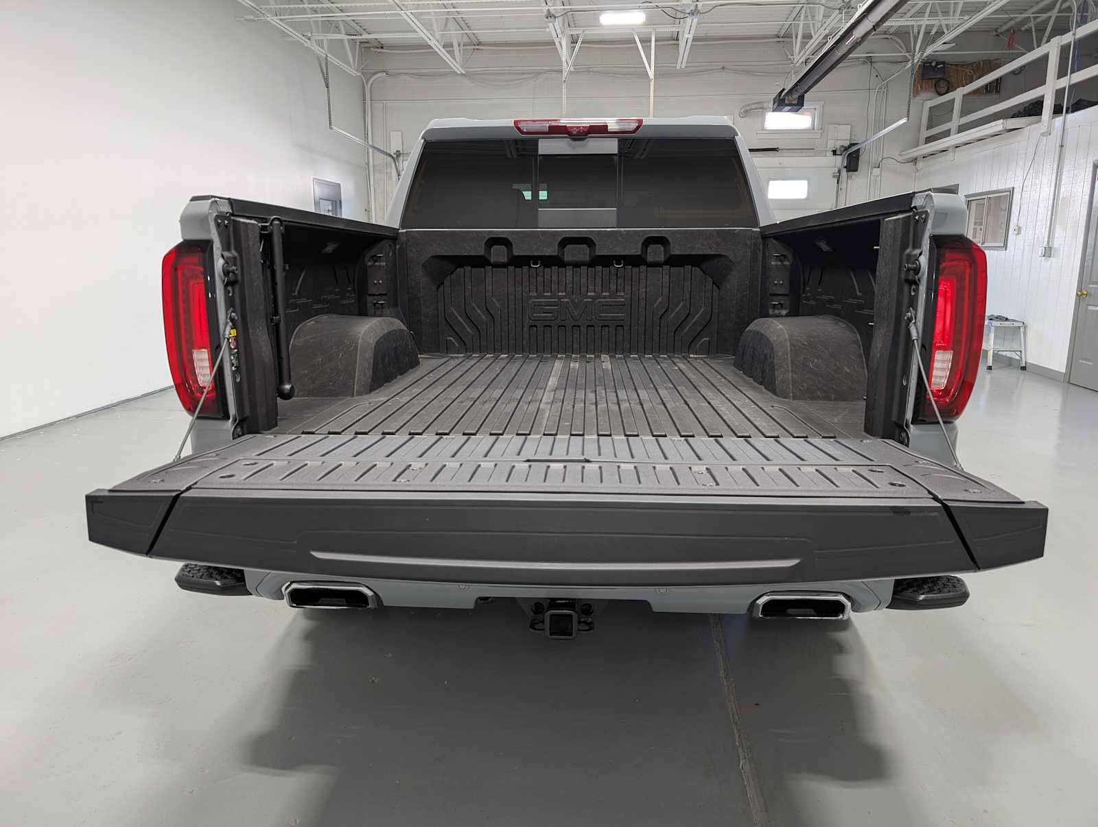 Certified 2025 GMC Sierra 1500 Denali Ultimate AWD/4WD image 46