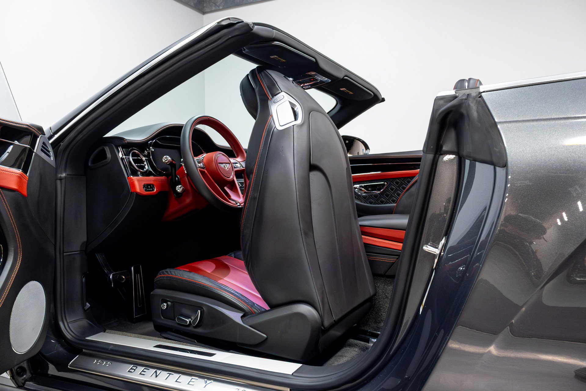 Used 2020 Bentley Continental GT image 38