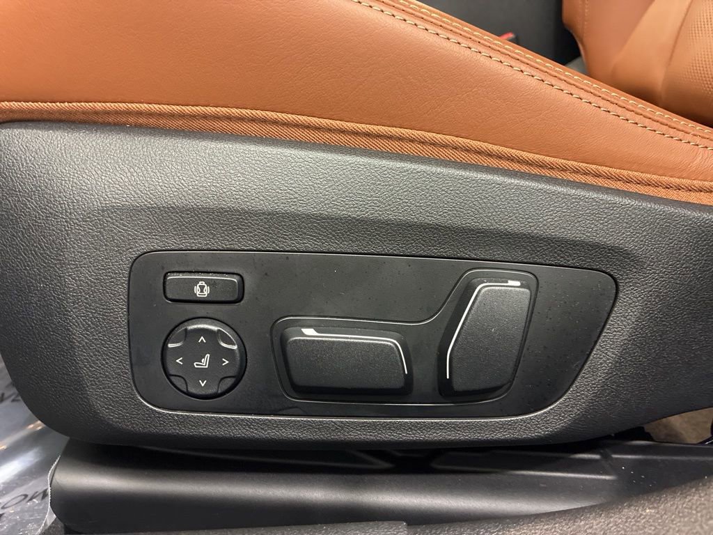 Used 2024 BMW M3 image 27