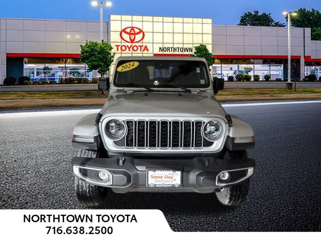 Used 2024 Jeep Wrangler Sahara w/ Safety Group image 18