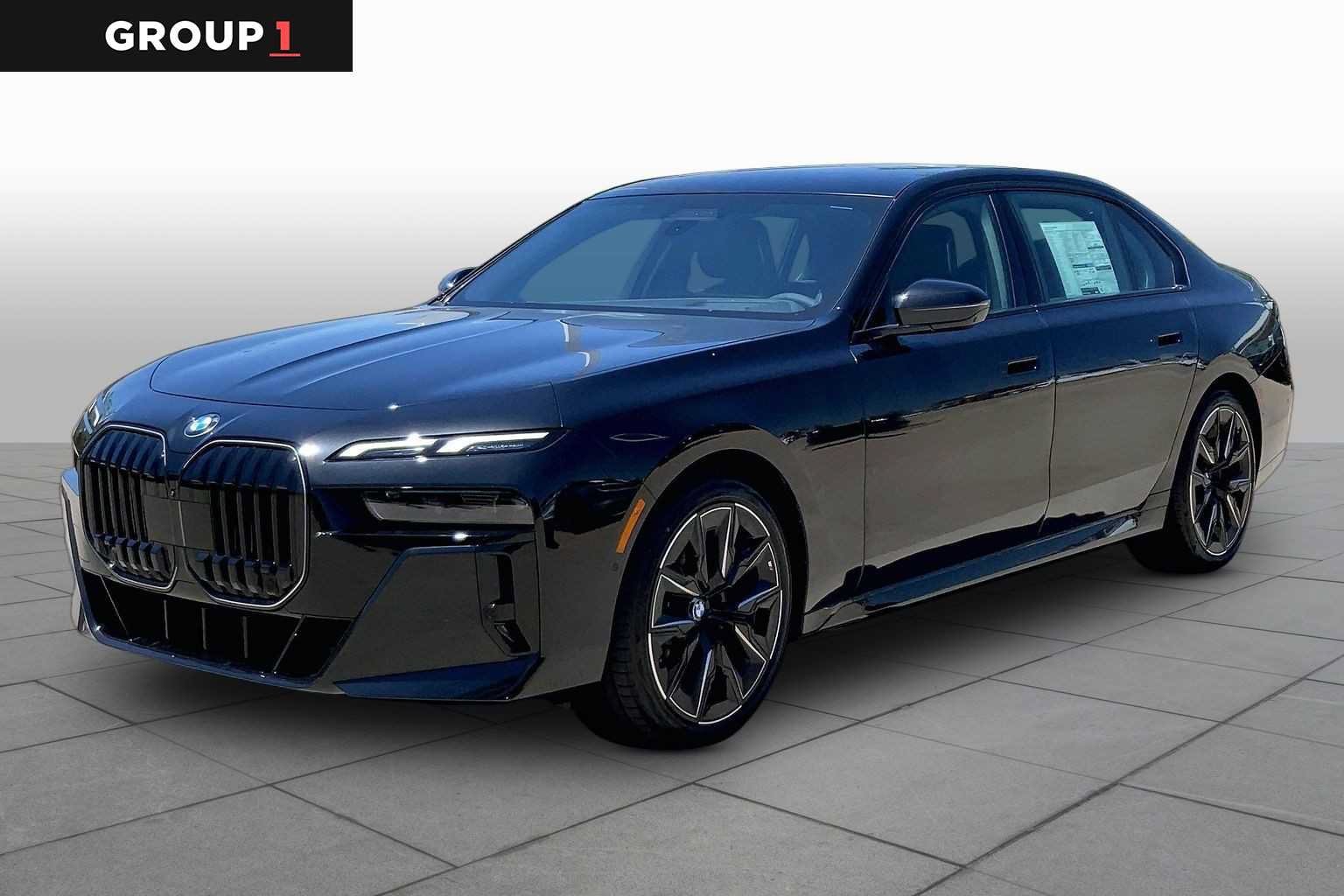 New 2026 BMW 760i xDrive w/ Luxury Rear Seating Package