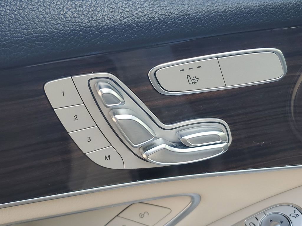 Used 2021 Mercedes-Benz GLC 300 image 29