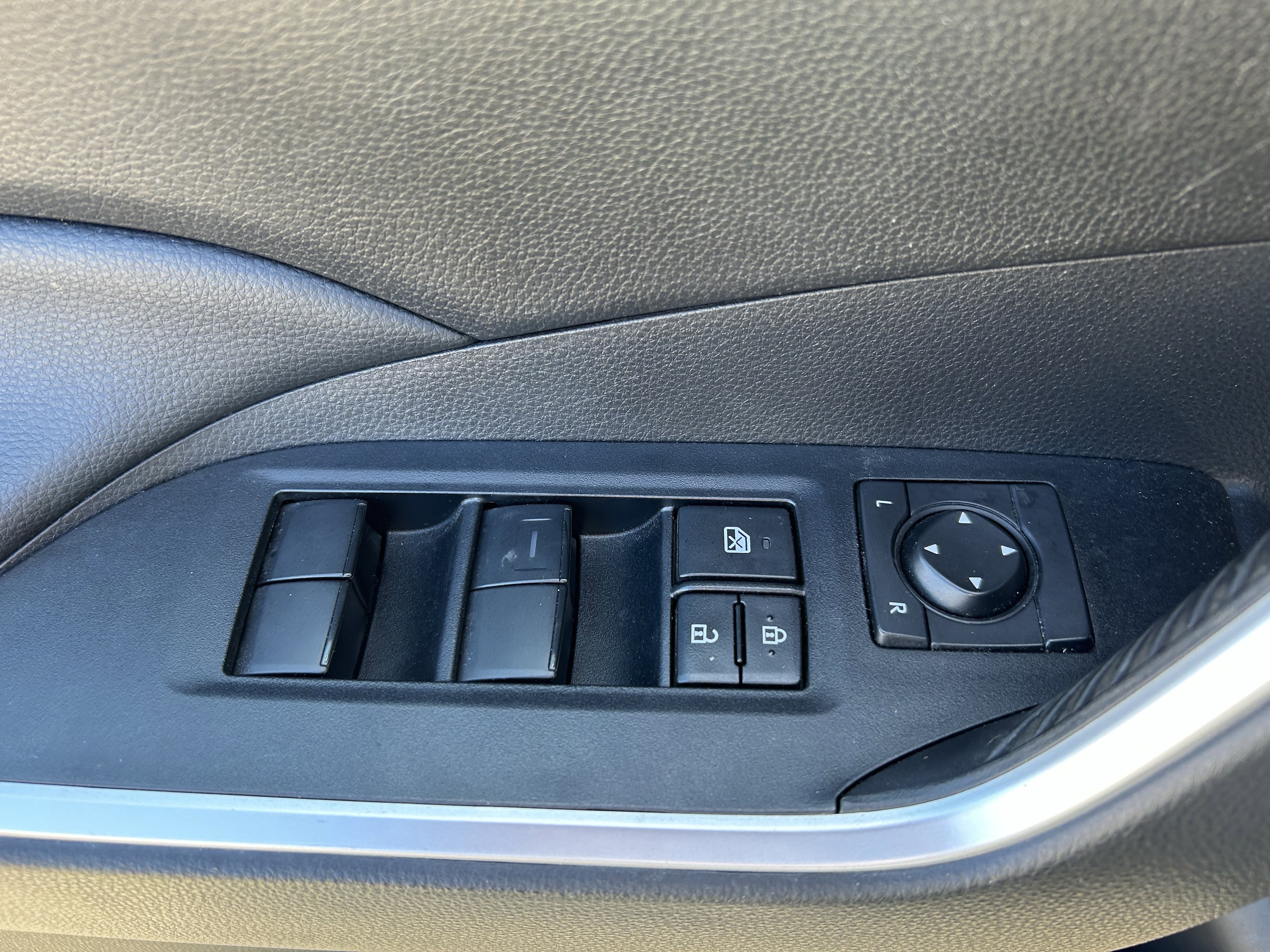 Certified 2022 Toyota RAV4 LE AWD/4WD image 15