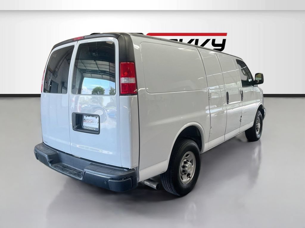 Used 2024 Chevrolet Express 2500 w/ Driver Convenience Package RWD image 7