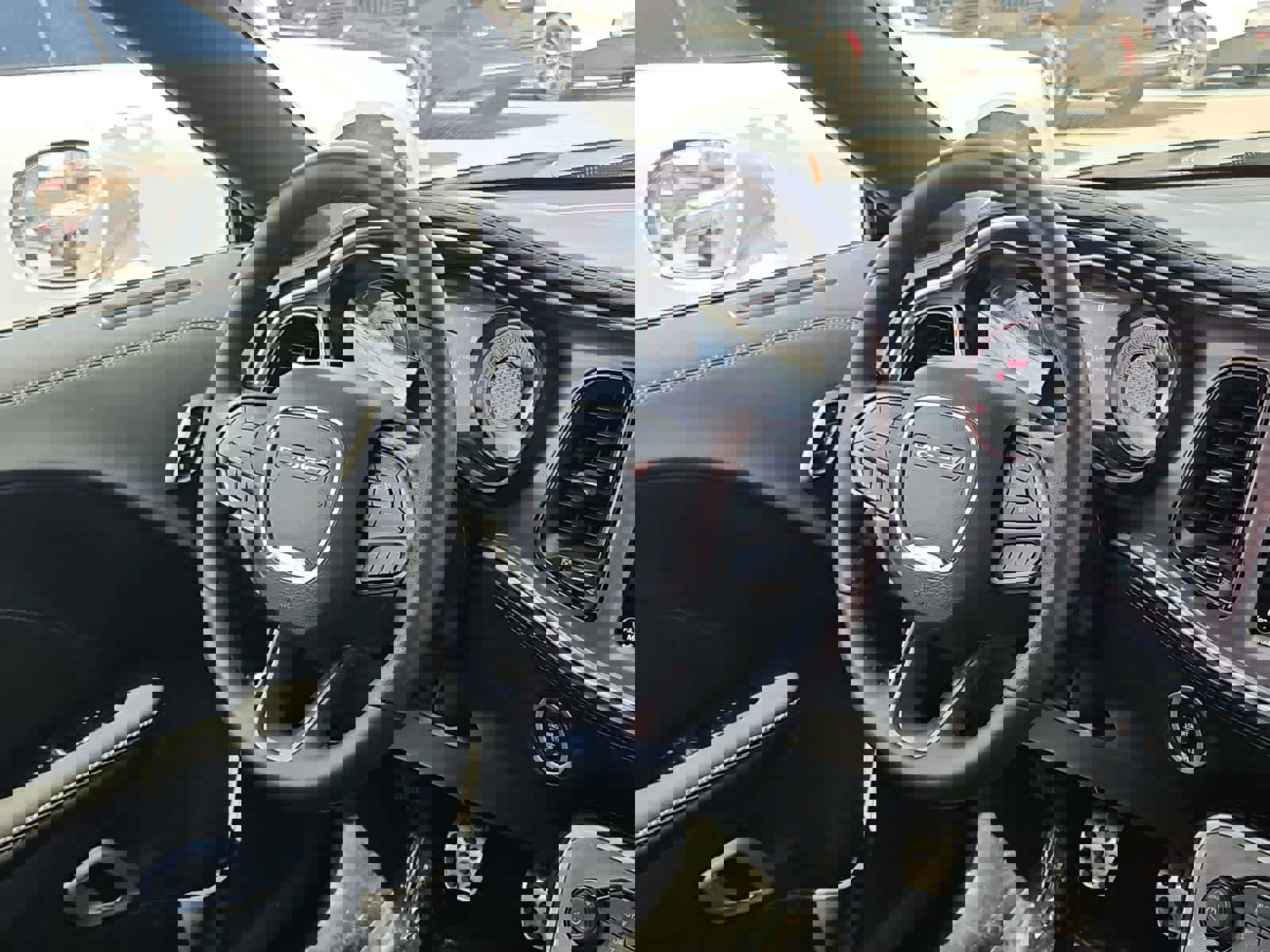 Used 2022 Dodge Challenger R/T w/ T/A Package image 21