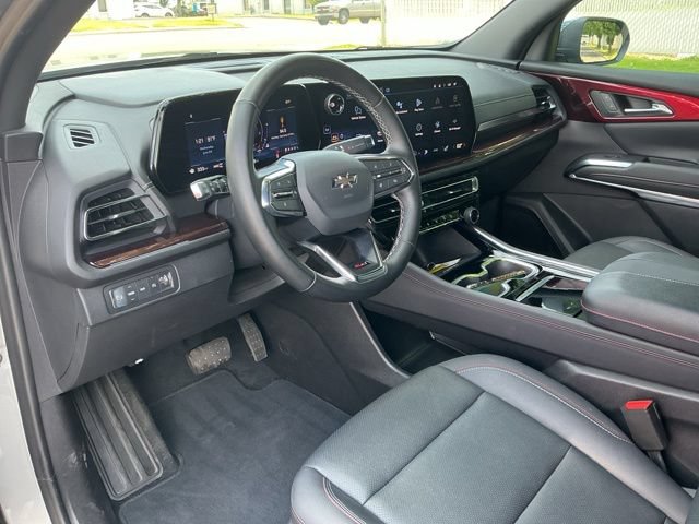 Used 2025 Chevrolet Traverse Z71 AWD/4WD image 17
