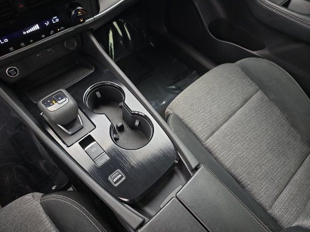 Used 2021 Nissan Rogue SV FWD image 25