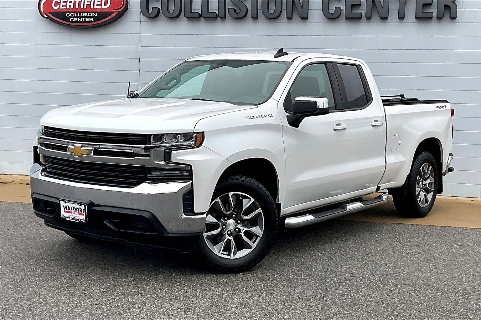 Used 2019 Chevrolet Silverado 1500 LT w/ All-Star Edition AWD/4WD image 2