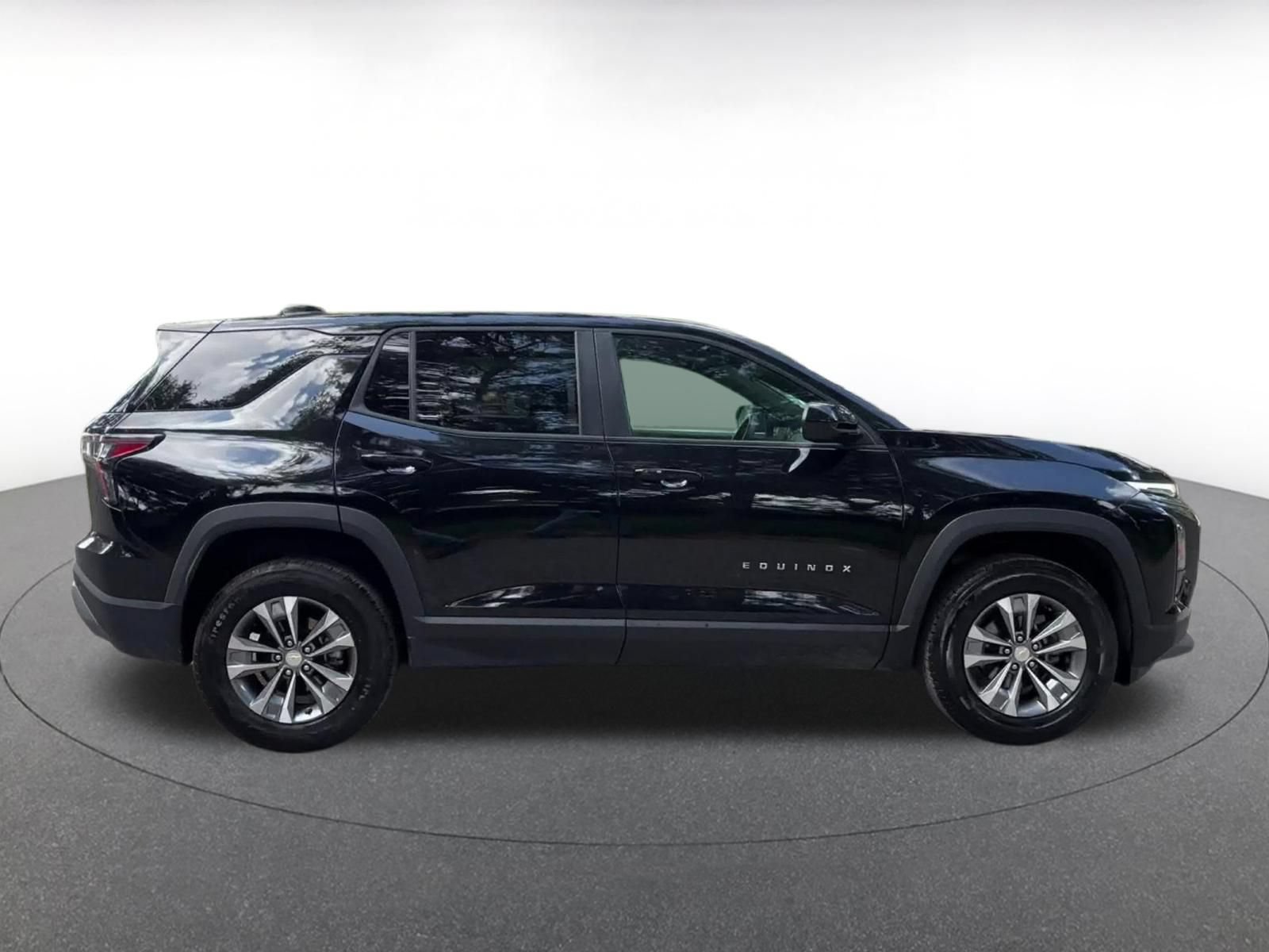 Used 2025 Chevrolet Equinox LT FWD image 15