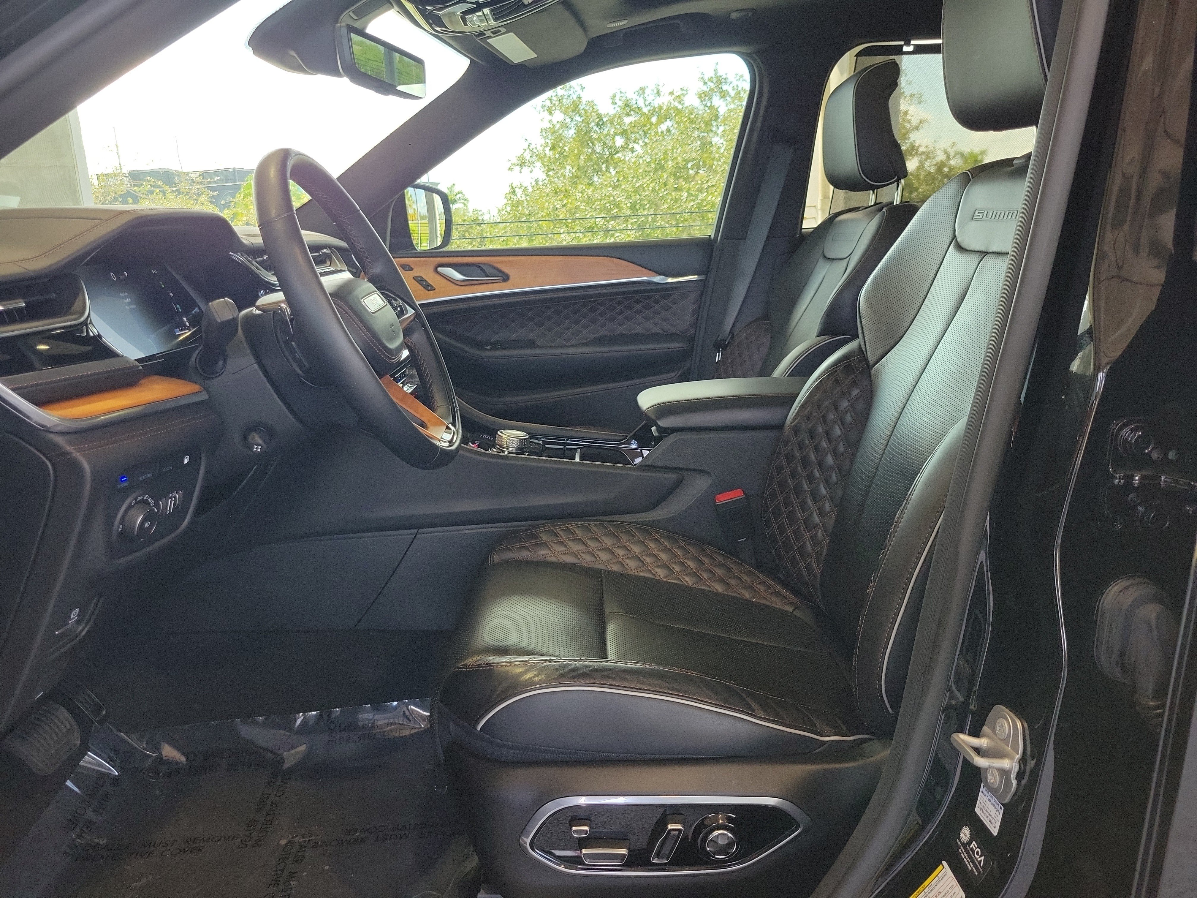 Certified 2022 Jeep Grand Cherokee Summit AWD/4WD image 18