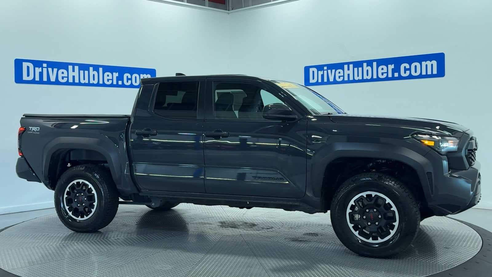 Used 2025 Toyota Tacoma TRD Off-Road AWD/4WD image 8