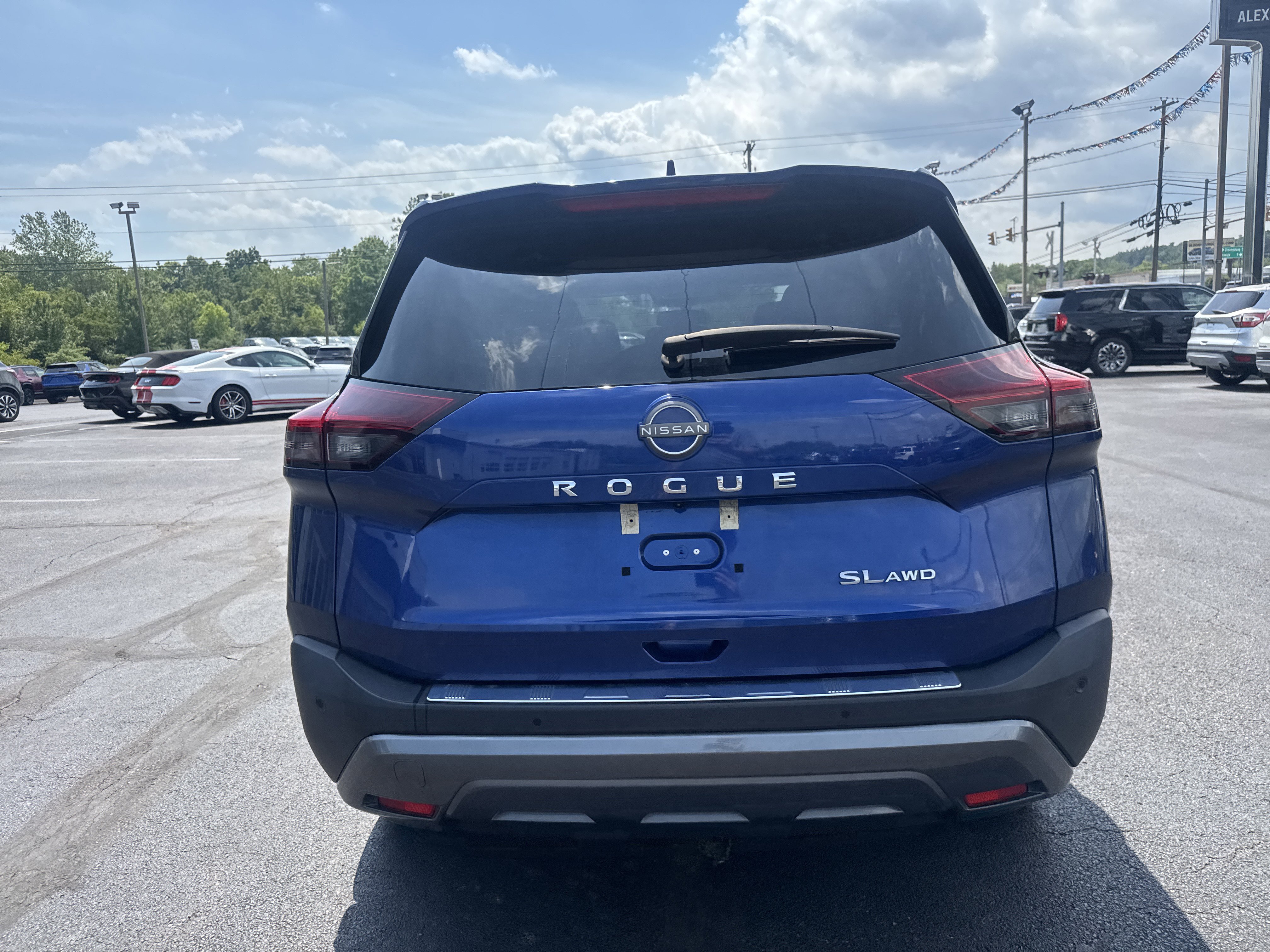 Used 2023 Nissan Rogue SL w/ SL Premium Package AWD/4WD image 4