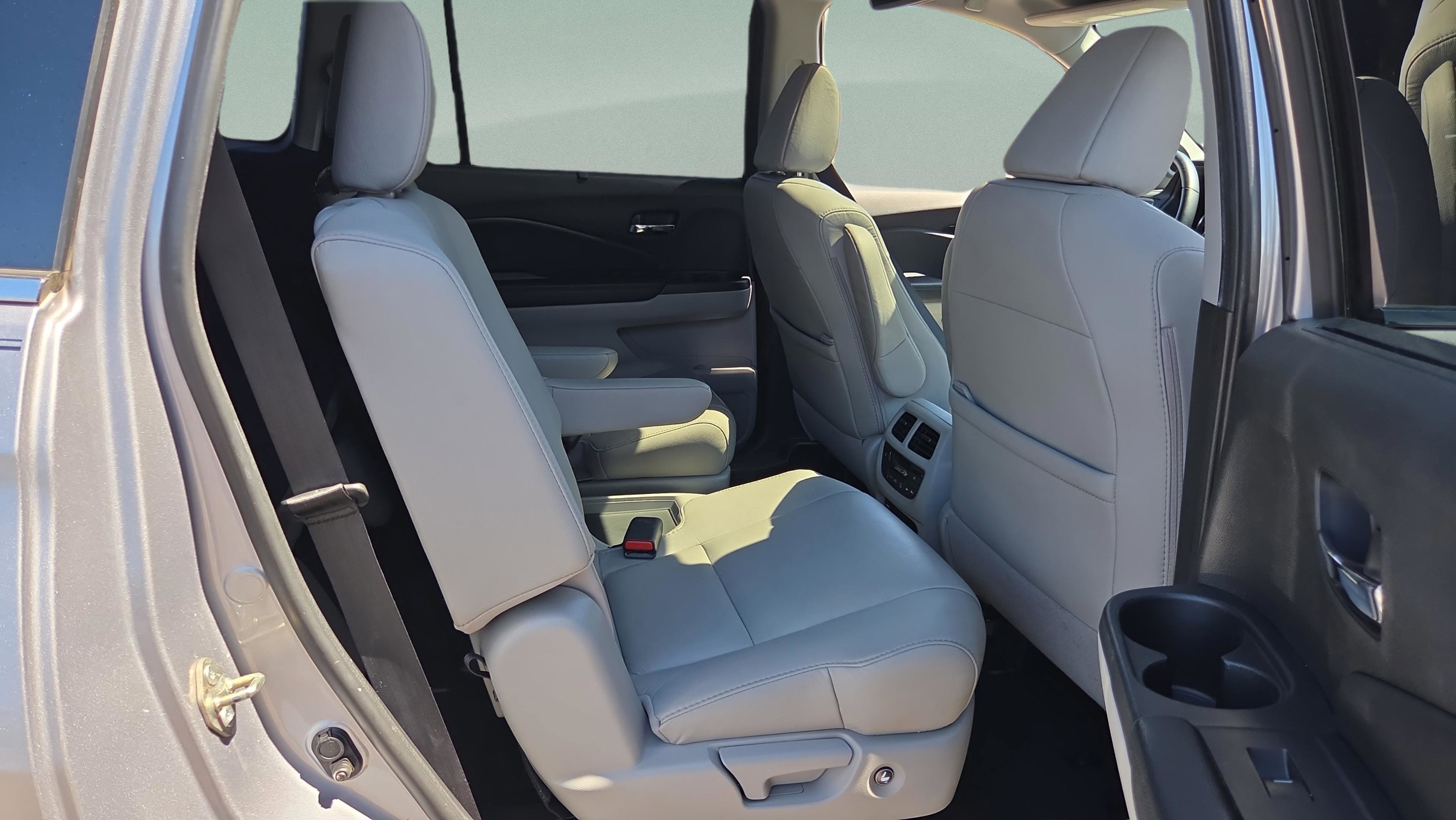Certified 2020 Honda Pilot Touring image 18