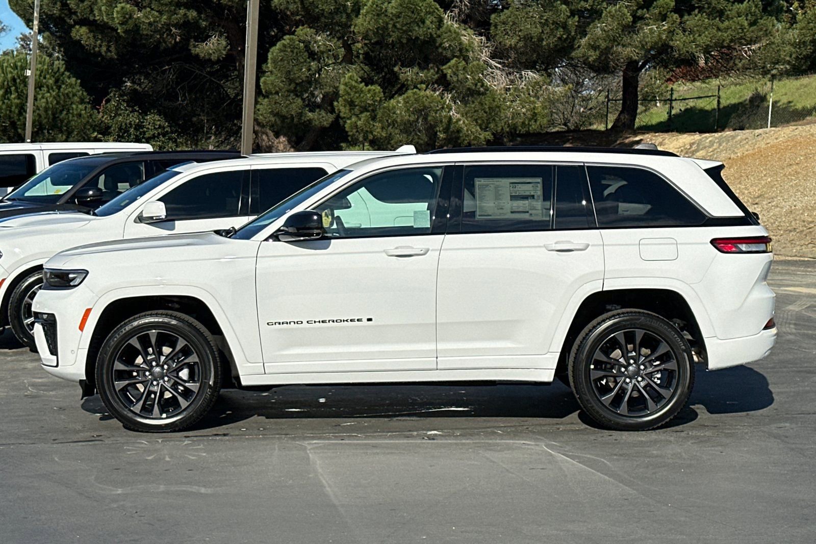 New 2026 Jeep Grand Cherokee Limited image 8