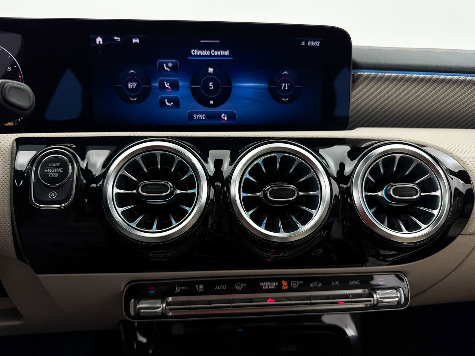 Used 2024 Mercedes-Benz CLA 250 4MATIC image 23