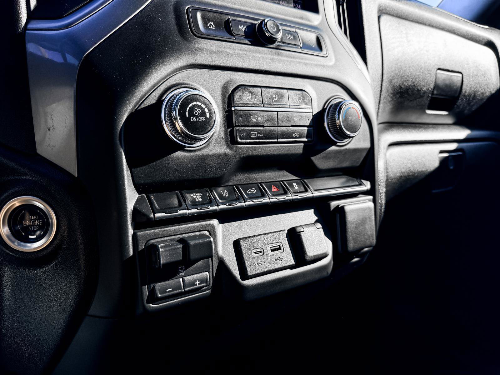 Certified 2024 GMC Sierra 3500 Pro AWD/4WD image 19