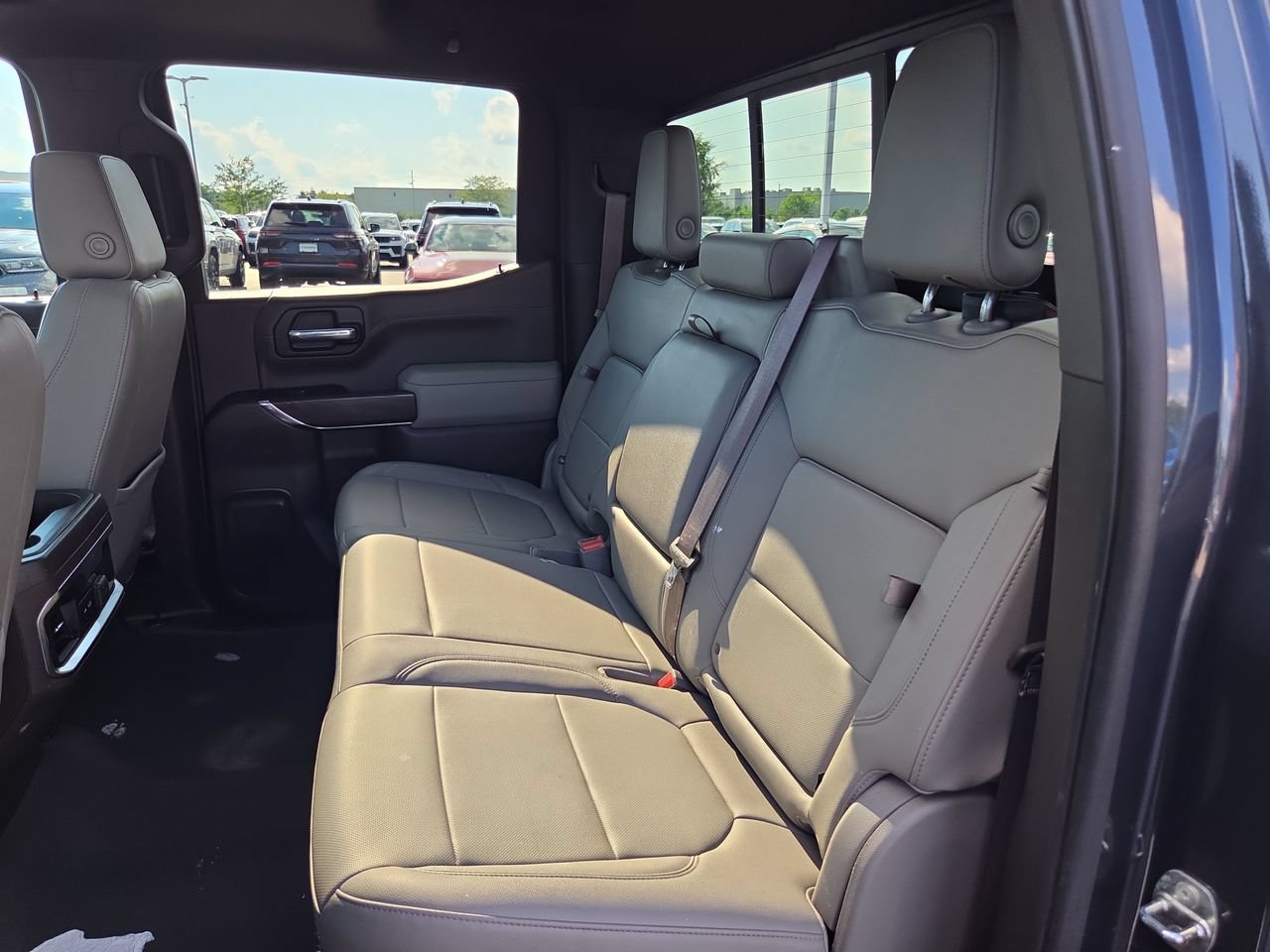 Used 2022 GMC Sierra 1500 SLT w/ SLT Premium Plus Package AWD/4WD image 13