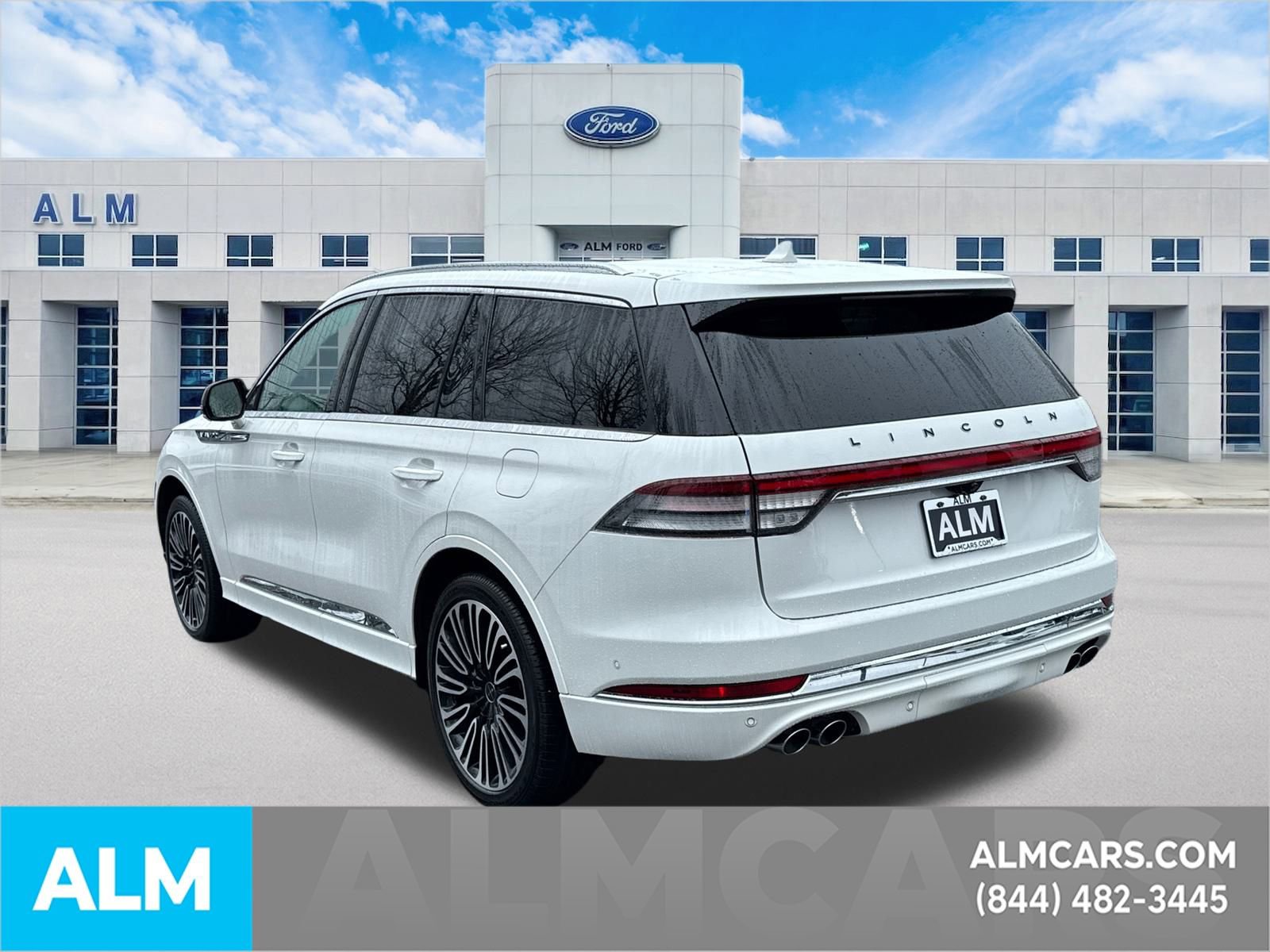 Used 2023 Lincoln Aviator Black Label w/ Class IV Trailer Tow Package image 8