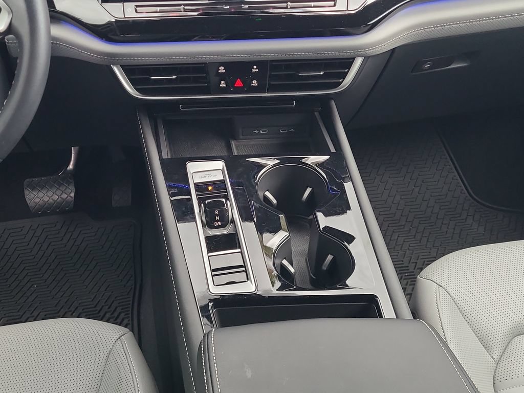 Used 2024 Volkswagen Atlas Cross Sport SEL AWD/4WD image 19