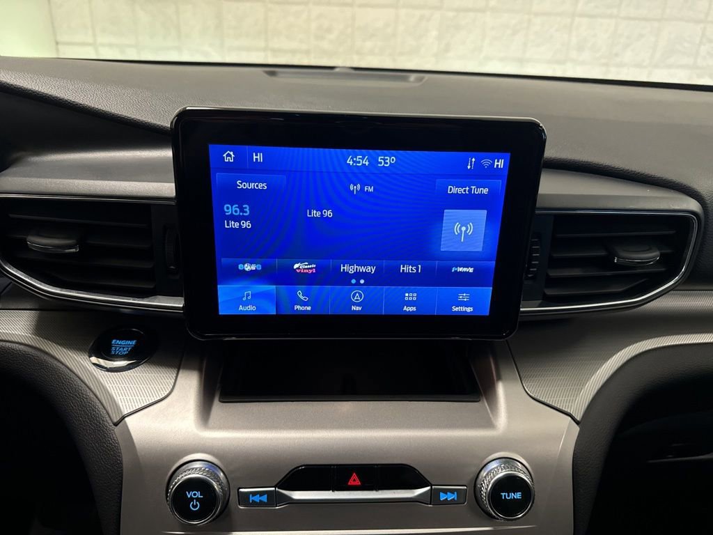 Used 2022 Ford Explorer XLT w/ Equipment Group 202A image 6