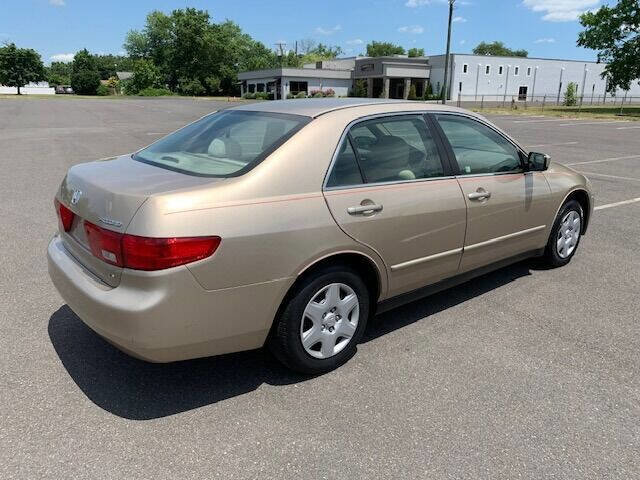 Used 2005 Honda Accord LX image 13
