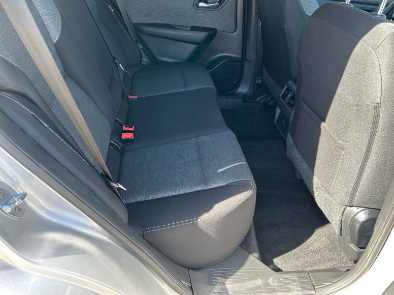Used 2023 Nissan Rogue SV image 12