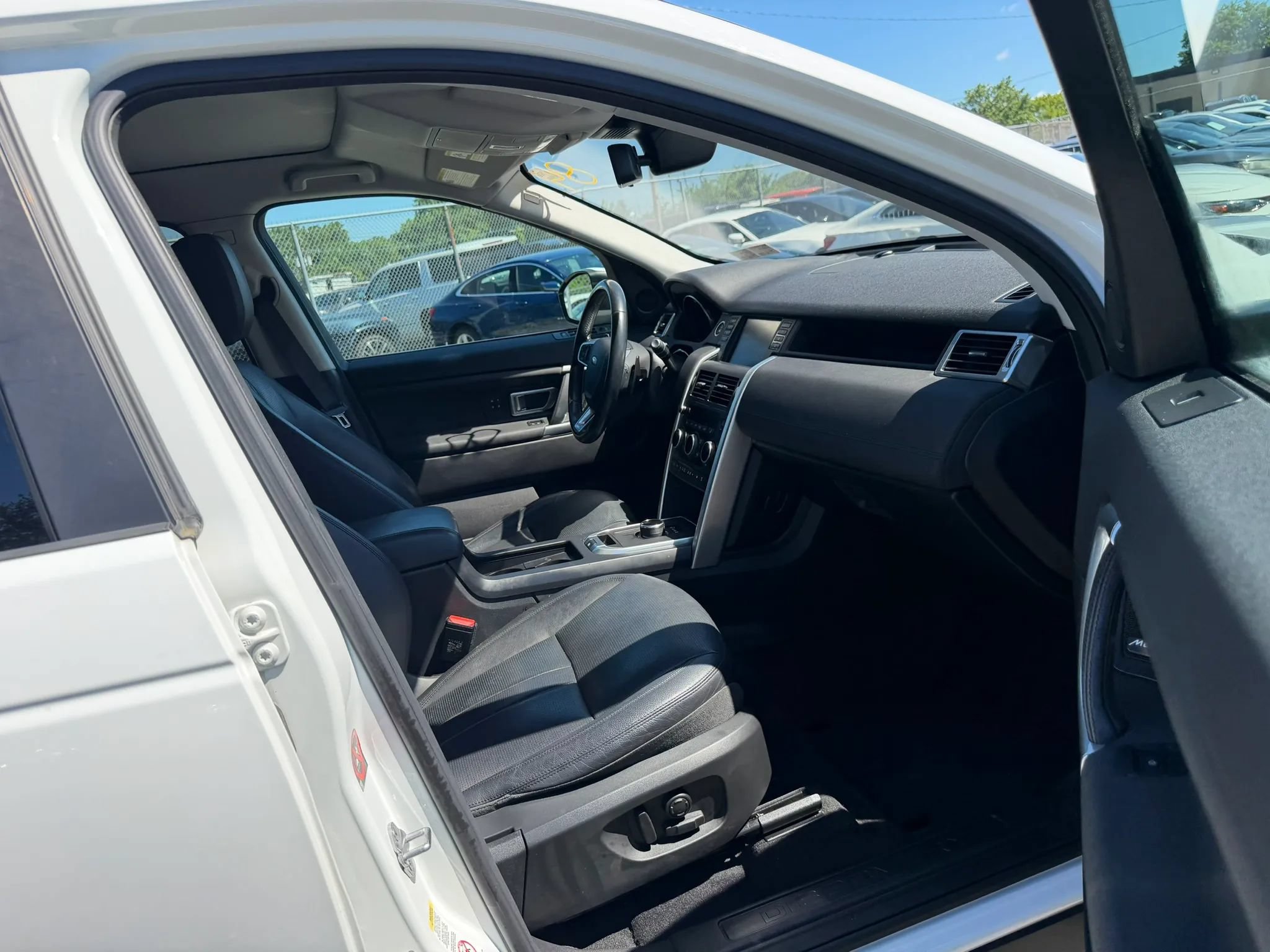 Used 2018 Land Rover Discovery Sport HSE AWD/4WD image 26