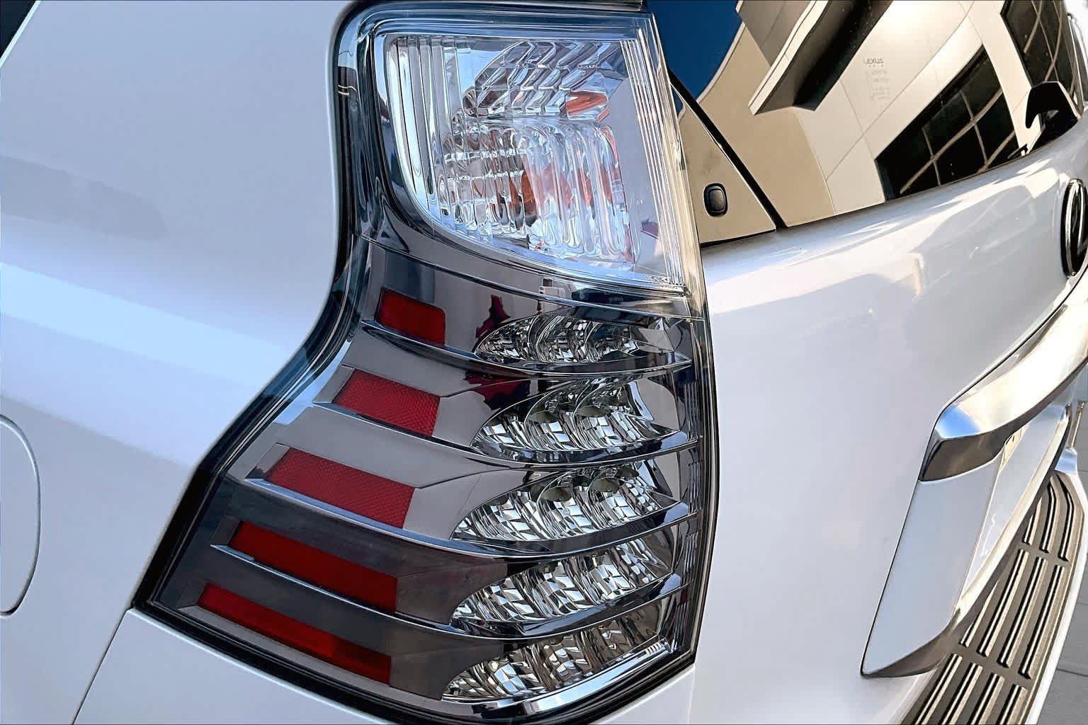 Used 2022 Lexus GX 460 Premium w/ Premium Plus Package AWD/4WD image 28
