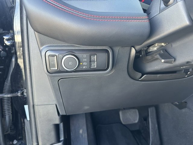 Used 2025 Ford Explorer ST-Line w/ ST-Line Street Pack image 4