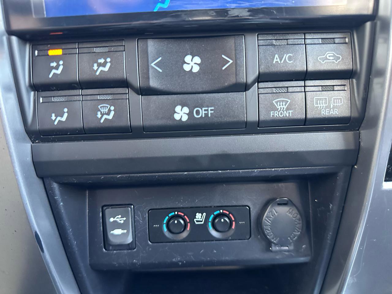 Used 2015 Toyota 4Runner Limited image 24