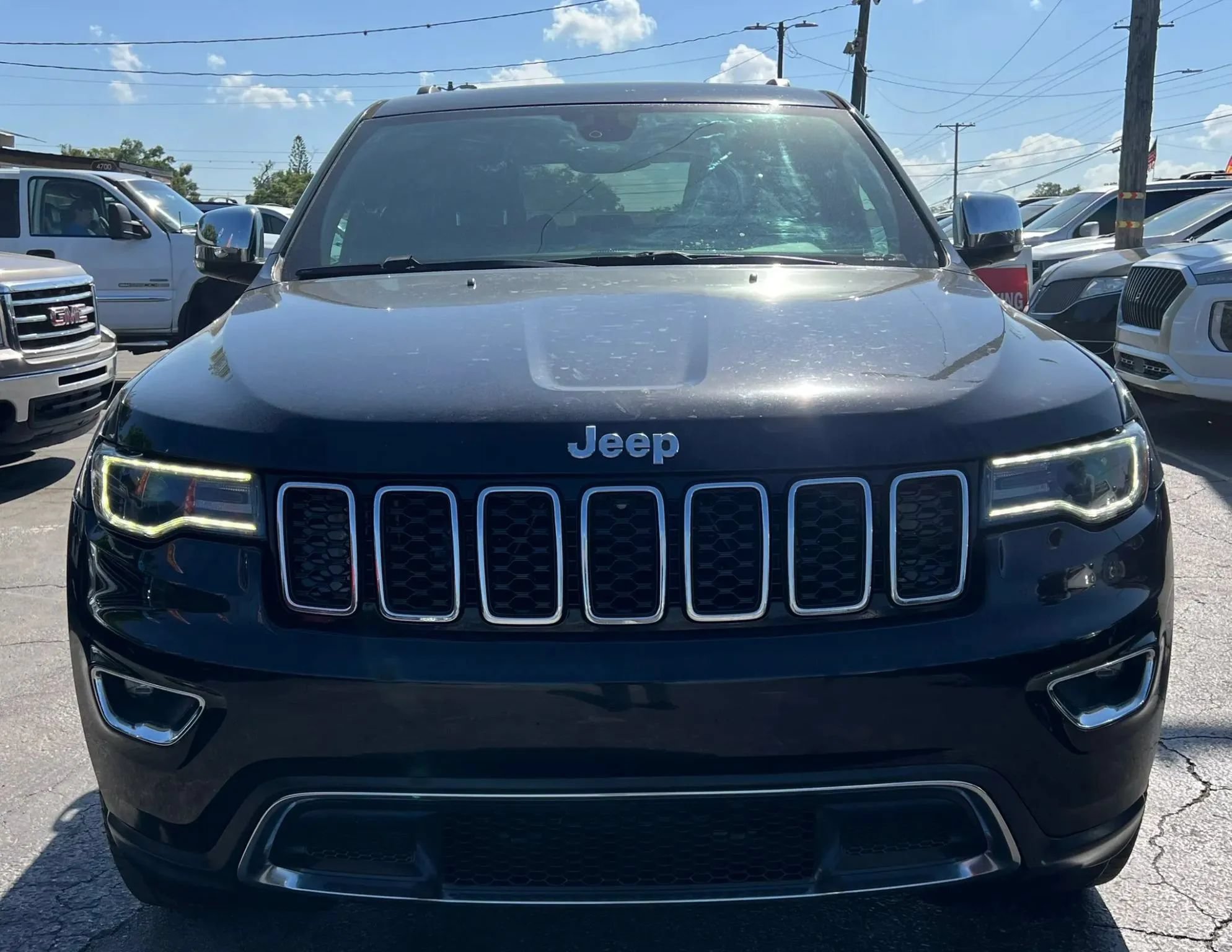 Used 2017 Jeep Grand Cherokee Limited w/ Luxury Group II RWD image 3