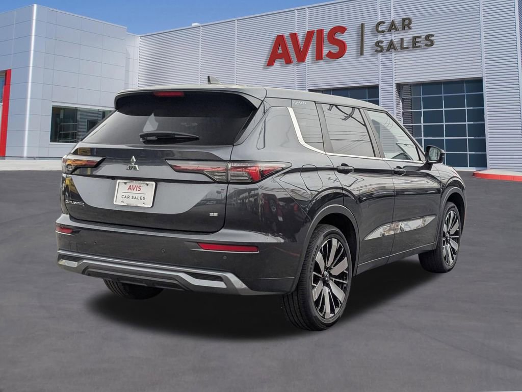 Used 2025 Mitsubishi Outlander SE FWD image 6