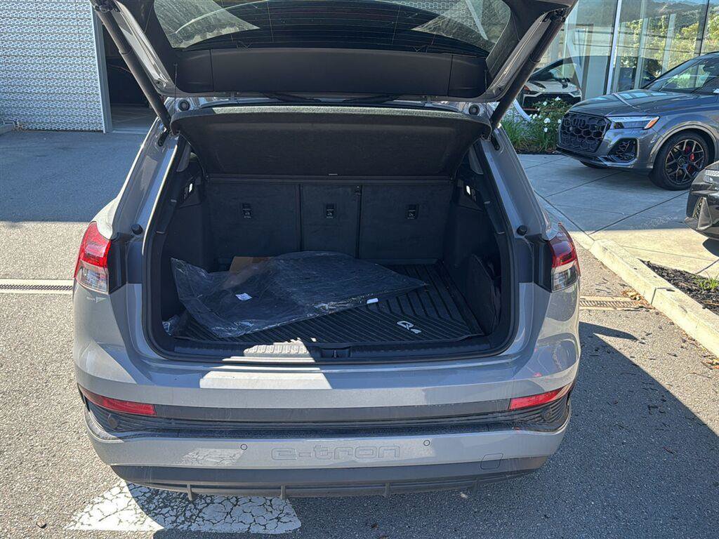 Used 2024 Audi Q4 e-tron Prestige w/ Black Optic Package AWD/4WD image 14
