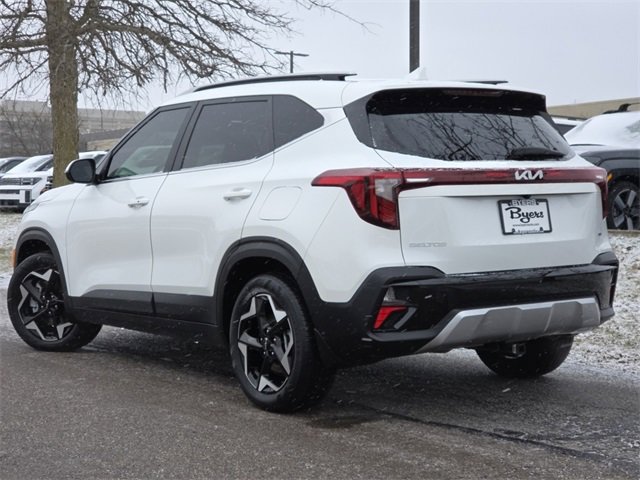 Used 2024 Kia Seltos EX image 2