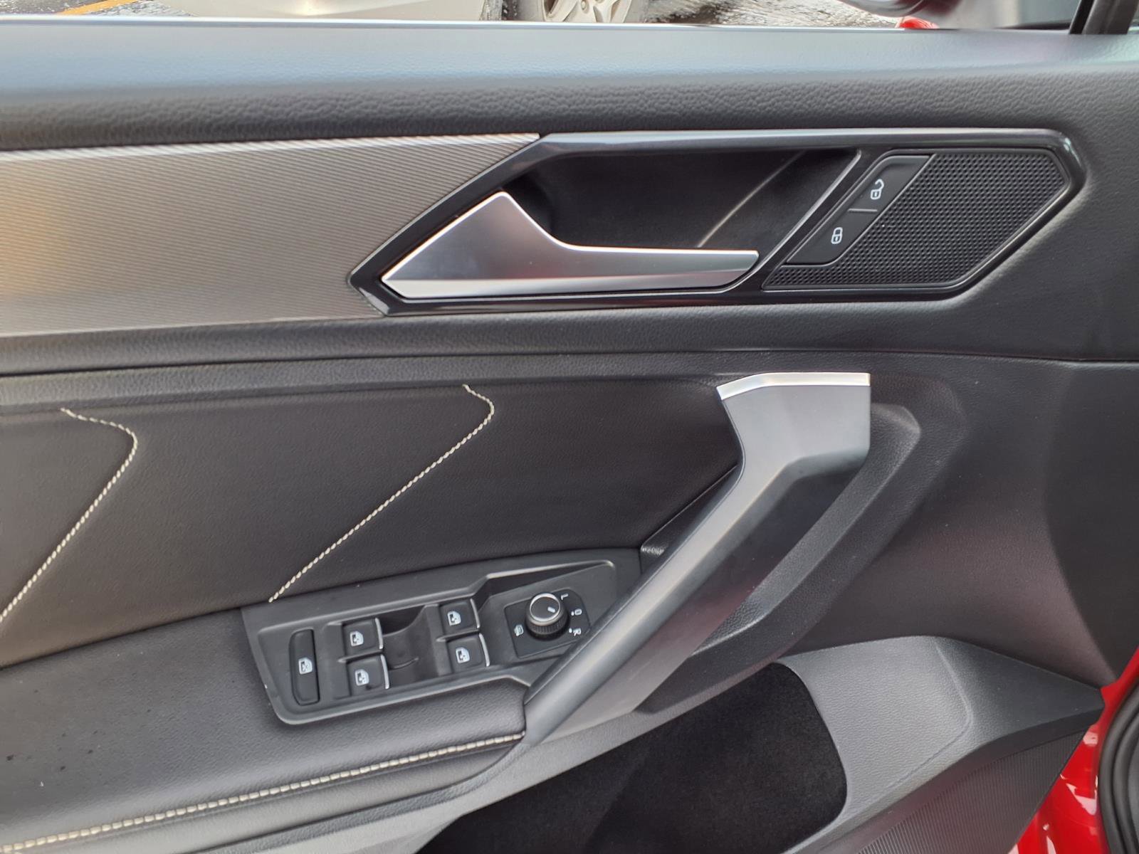 Used 2022 Volkswagen Tiguan SE image 13