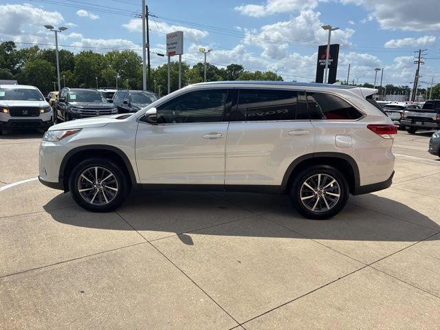 Used 2019 Toyota Highlander XLE image 4