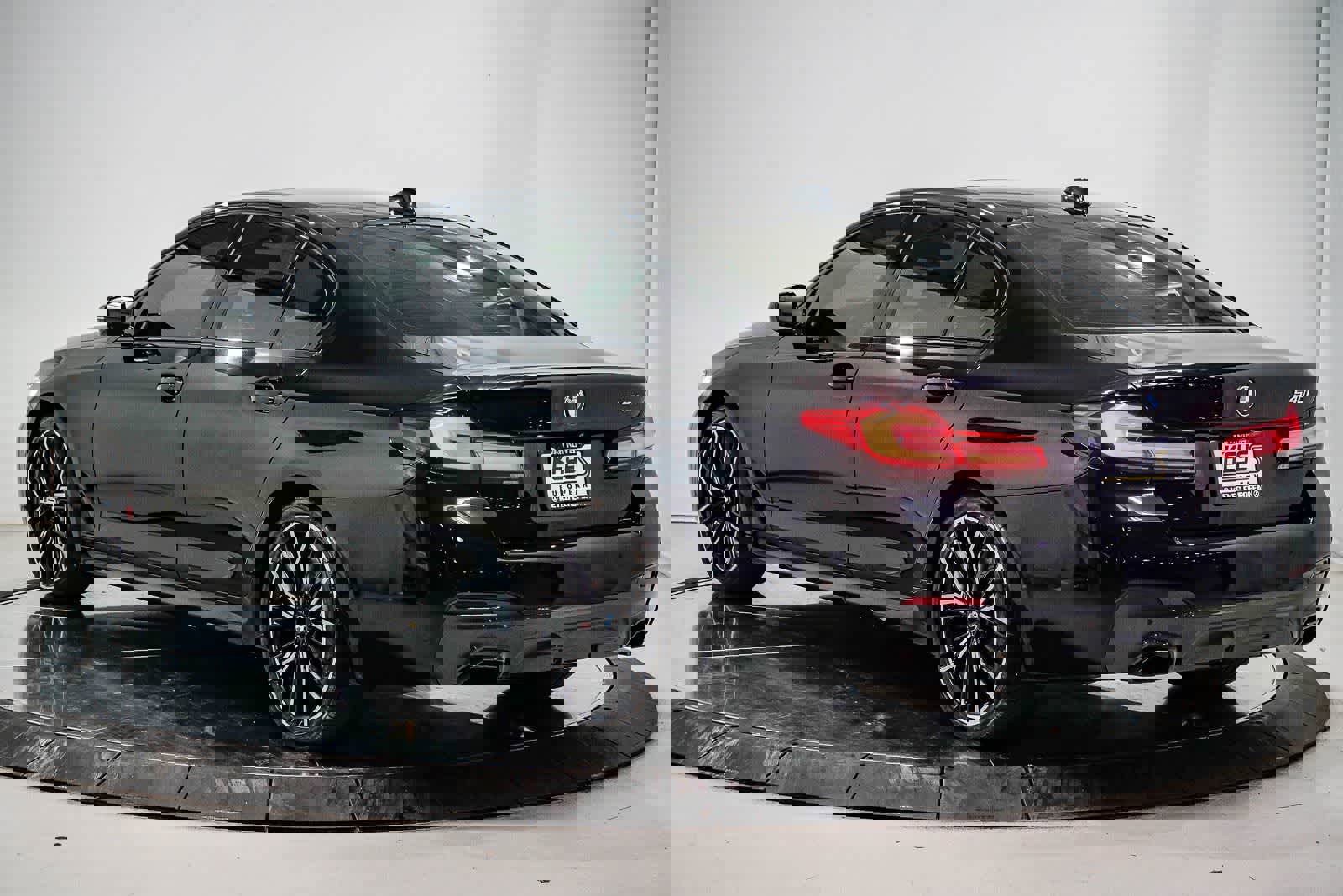 Used 2022 BMW 540i w/ M Sport Package RWD image 2