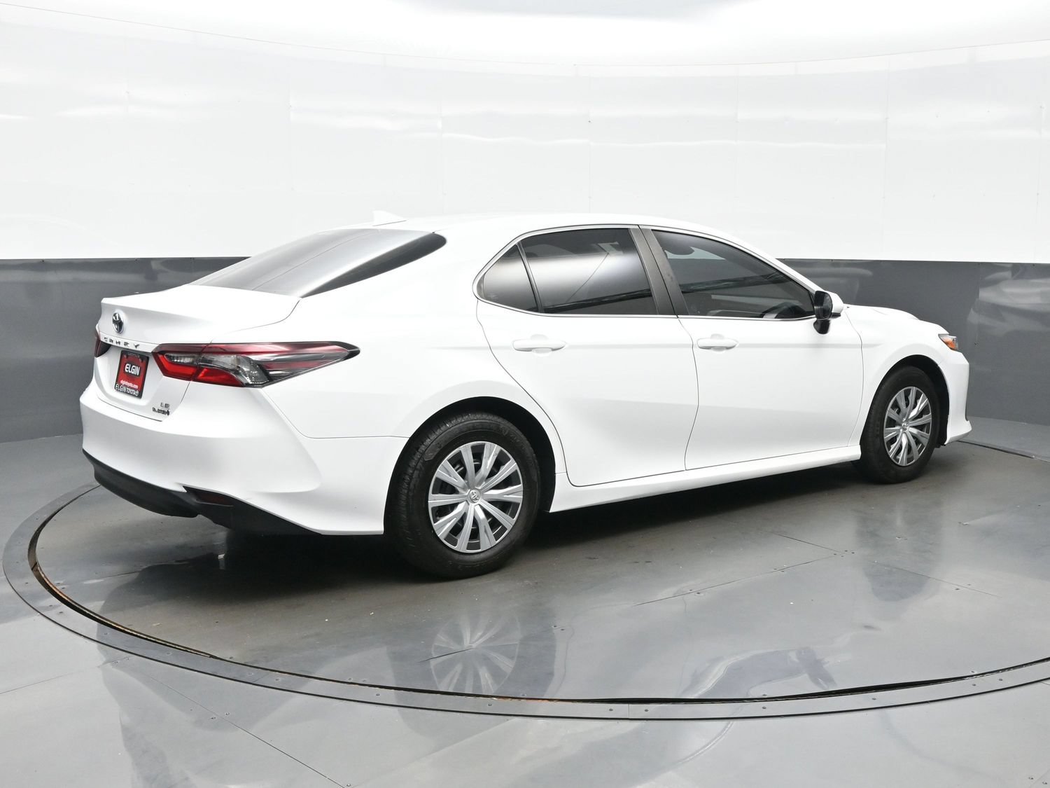 Used 2023 Toyota Camry LE FWD image 6
