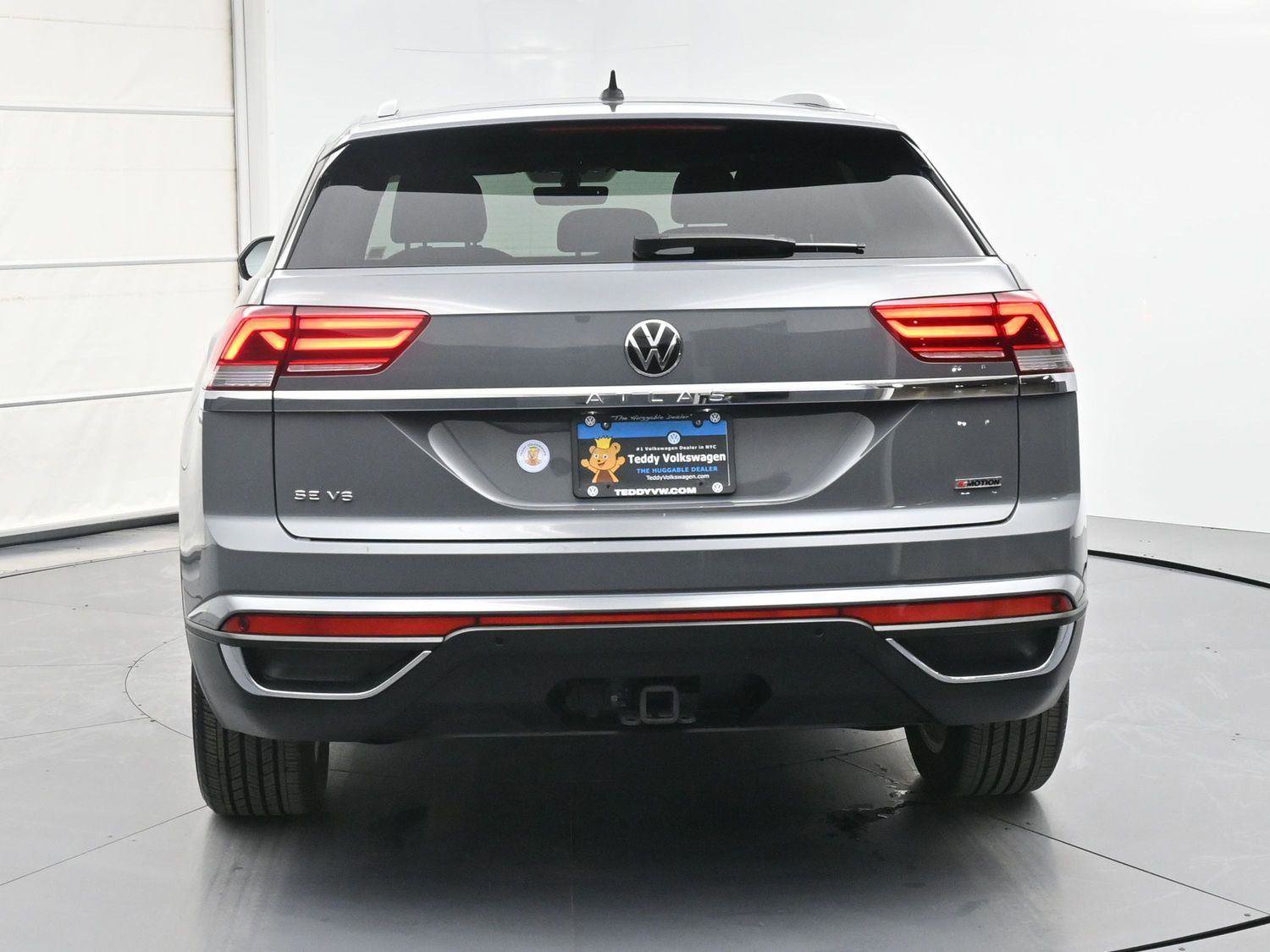 Certified 2022 Volkswagen Atlas Cross Sport SE image 26