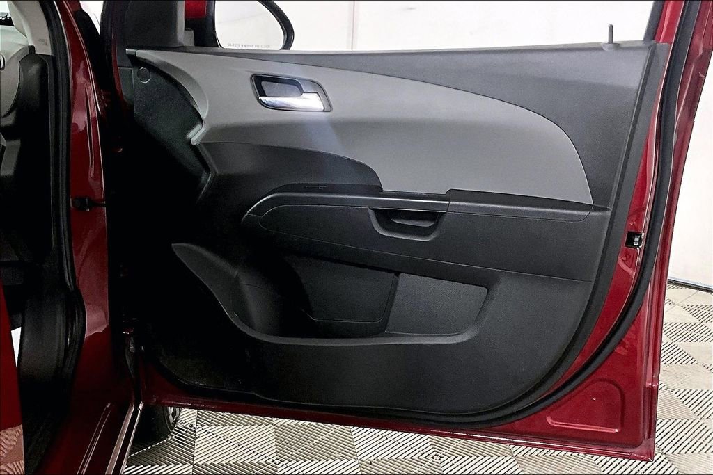 Used 2019 Chevrolet Sonic LT FWD image 23