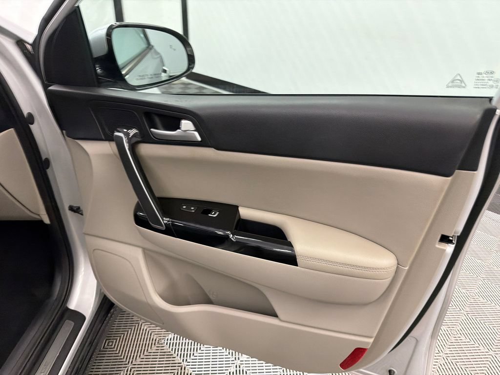 Used 2022 Kia Sportage Nightfall Edition w/ Nightfall Fwd Premium Package image 15